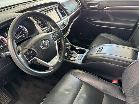 Used 2015 Toyota Highlander Limited Platinum AWD/4WD image 11
