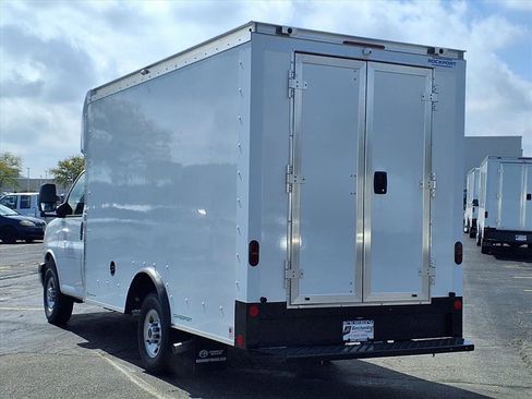 New 2025 GMC Savana 3500 w/ Power Convenience Package image 4