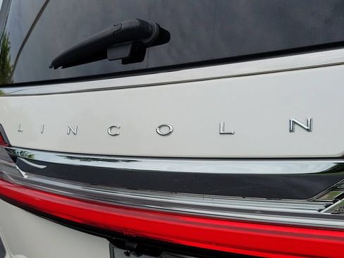 Used 2018 Lincoln Navigator Select w/ Cargo Package RWD image 8