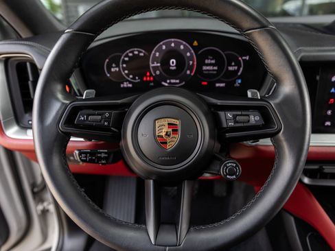 Certified 2024 Porsche Cayenne Coupe AWD/4WD image 28