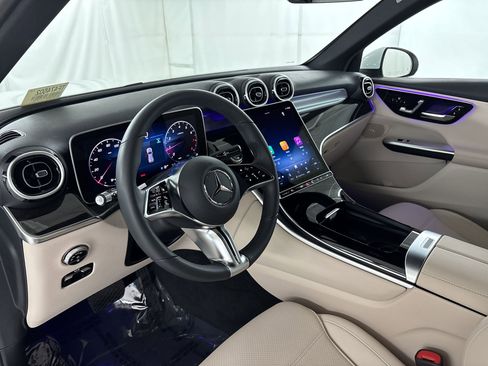 Certified 2026 Mercedes-Benz GLC 300 image 4
