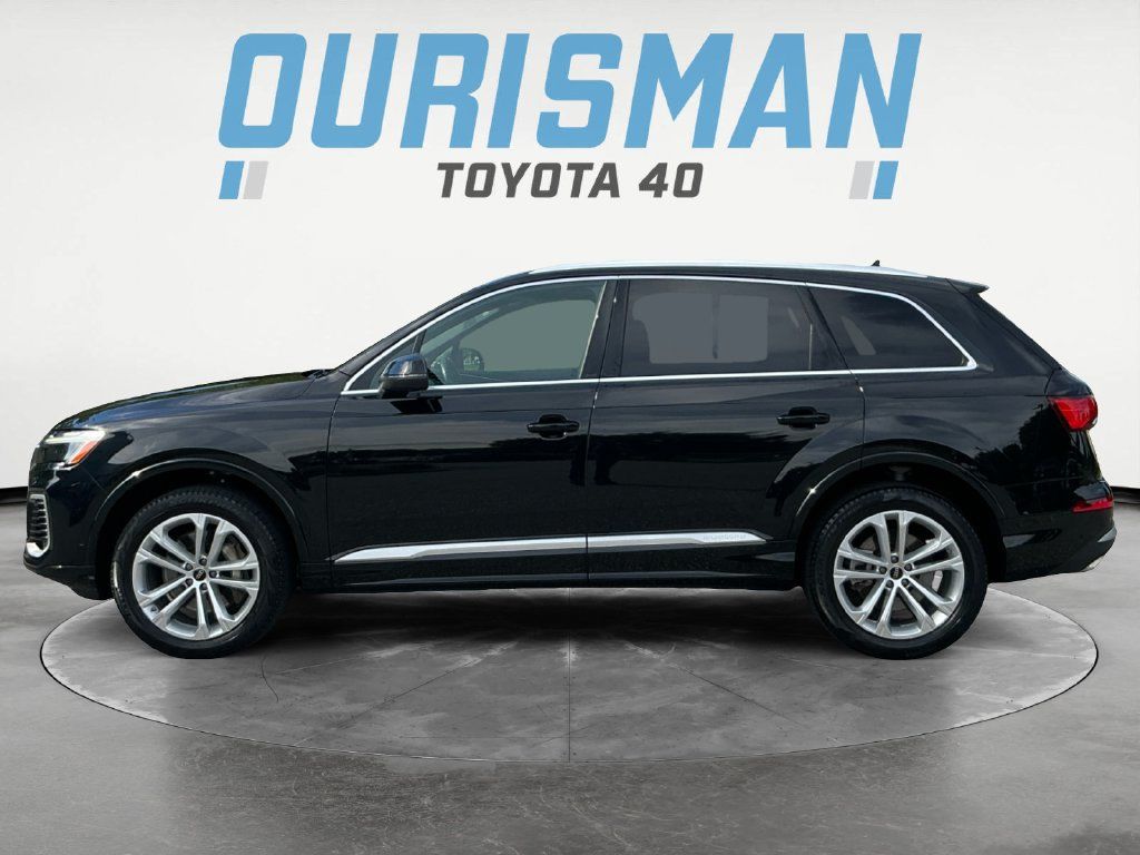 Used 2025 Audi Q7 3.0T Premium Plus AWD/4WD image 2