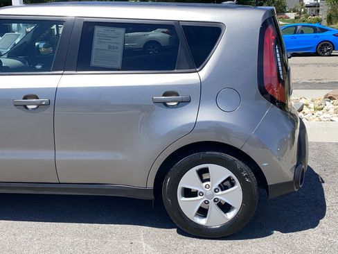 Used 2016 Kia Soul FWD image 4