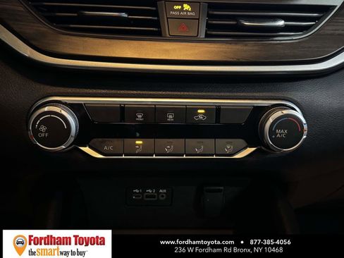 Used 2024 Nissan Altima 2.5 SV FWD image 25
