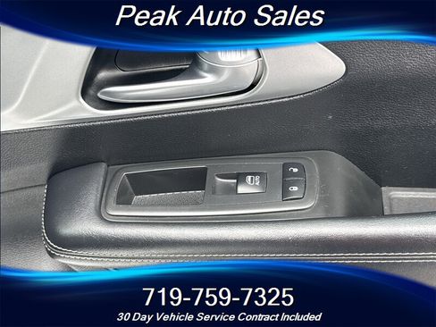 Used 2018 Chrysler Pacifica Touring-L w/ Premium Audio Group FWD image 35