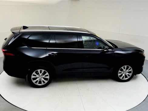 Used 2024 Toyota Grand Highlander Limited image 18