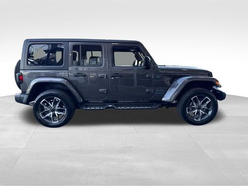 Used 2024 Jeep Wrangler Unlimited AWD/4WD image 6