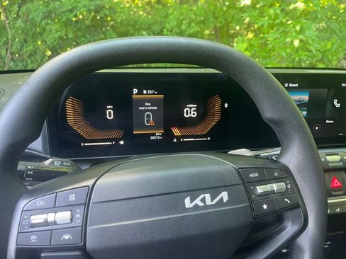 Used 2025 Kia K4 FWD image 39