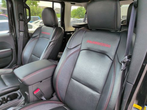 Used 2022 Jeep Wrangler Unlimited Rubicon w/ LED Lighting Group AWD/4WD image 28
