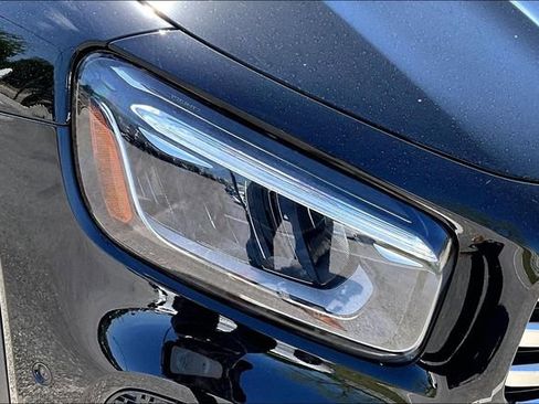 Used 2025 Mercedes-Benz GLB 250 image 33