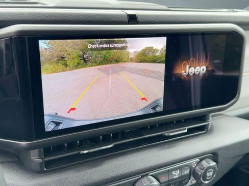 New 2025 Jeep Gladiator Sport image 21