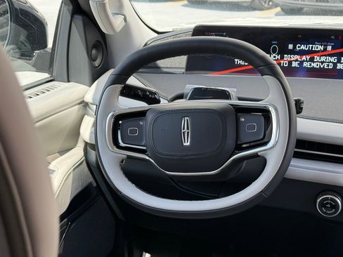 New 2026 Lincoln Navigator L Reserve AWD/4WD image 23