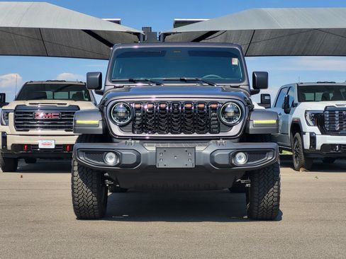 Used 2026 Jeep Wrangler Unlimited Sahara AWD/4WD image 2