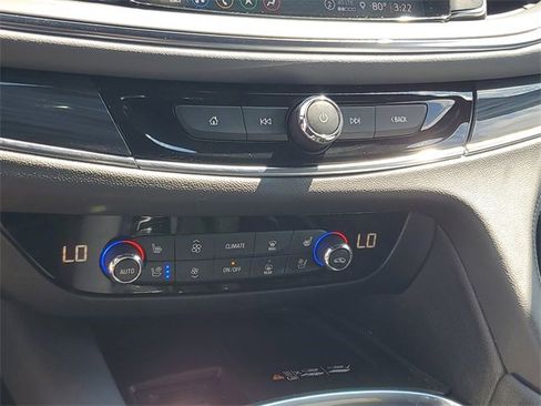 Used 2024 Buick Enclave Premium image 18