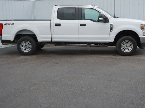 Used 2022 Ford F250 XL w/ Power Equipment Group AWD/4WD image 2