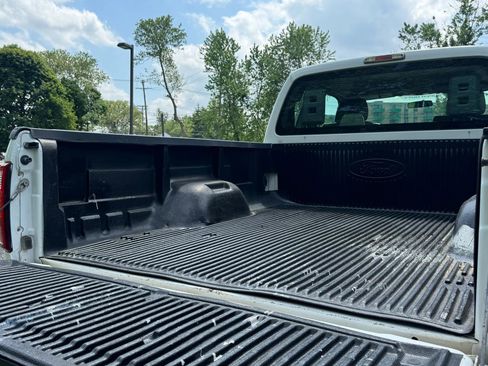 Used 2014 Ford F250 XL w/ Power Equipment Group AWD/4WD image 18