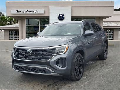 Certified 2025 Volkswagen Atlas Cross Sport SE w/ Panoramic Sunroof Package