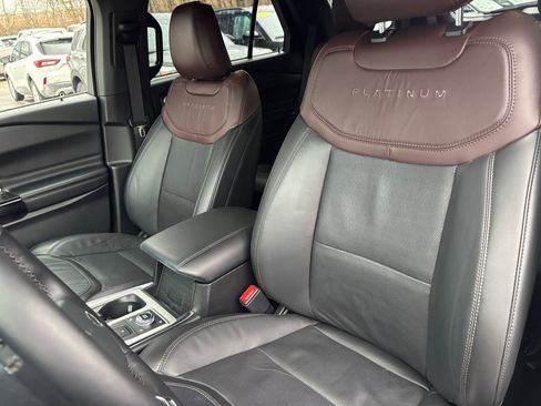 Used 2022 Ford Explorer Platinum w/ Equipment Group 601A image 21