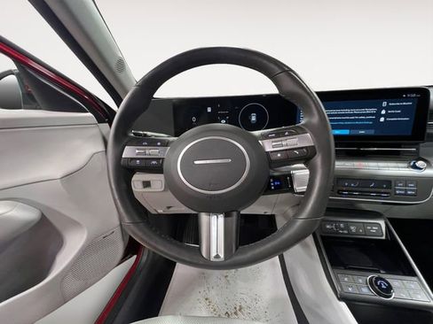 Used 2024 Hyundai Kona Limited image 13