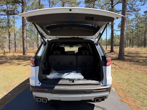 New 2026 GMC Acadia Elevation w/ Elevation Premium Package FWD image 9