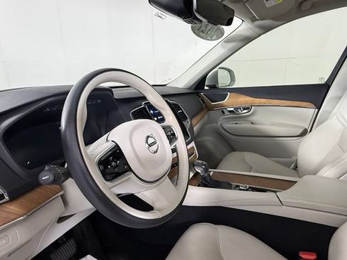 Used 2021 Volvo XC90 T6 Momentum w/ Advanced Package AWD/4WD image 17