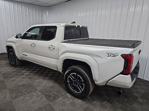 Used 2024 Toyota Tacoma TRD Sport w/ TRD Sport Premium Package AWD/4WD image 9