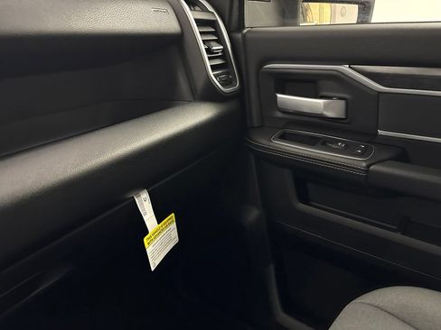 Used 2024 RAM 3500 Big Horn AWD/4WD image 17