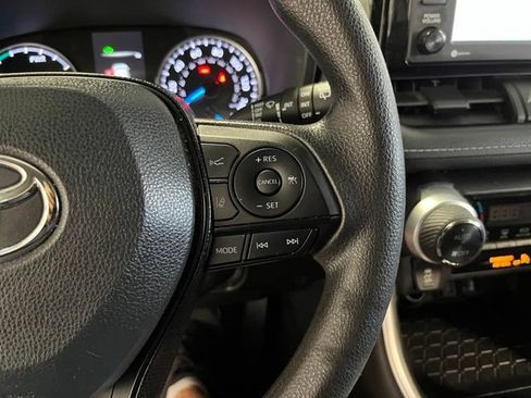 Used 2022 Toyota RAV4 XLE AWD/4WD image 27