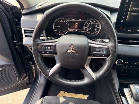 Used 2025 Mitsubishi Outlander SE AWD/4WD image 18