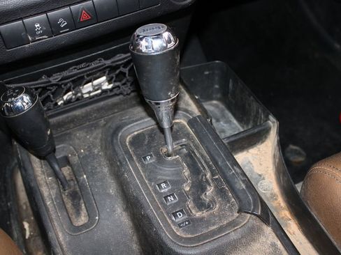 Used 2018 Jeep Wrangler Unlimited Sport S image 26