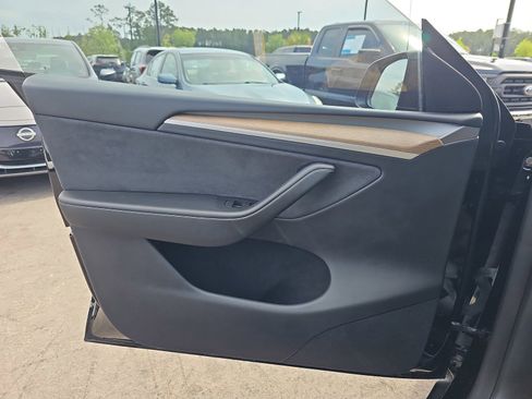 Used 2023 Tesla Model Y Long Range AWD/4WD image 29