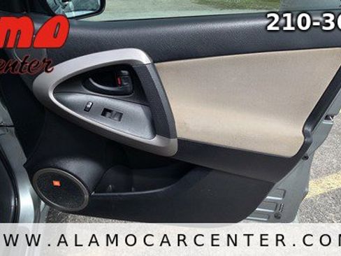 Used 2006 Toyota RAV4 Limited image 19