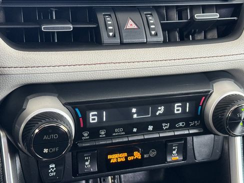 Used 2019 Toyota RAV4 XLE Premium w/ Cold Weather Package FWD image 21