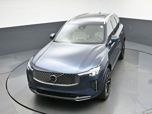 New 2026 Volvo XC90 B6 Plus w/ Protection Package Premier image 47