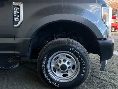 Used 2018 Ford F250 XL w/ Power Equipment Group image 10