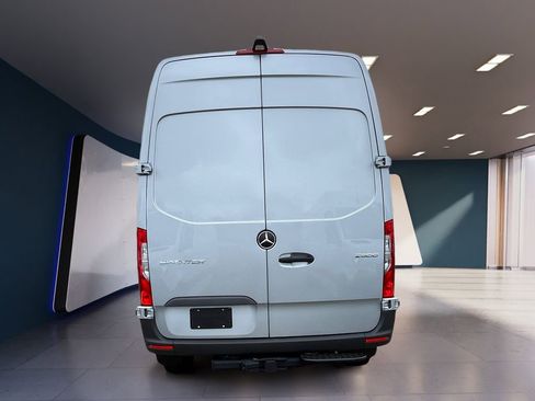 Used 2025 Mercedes-Benz Sprinter 2500 image 3