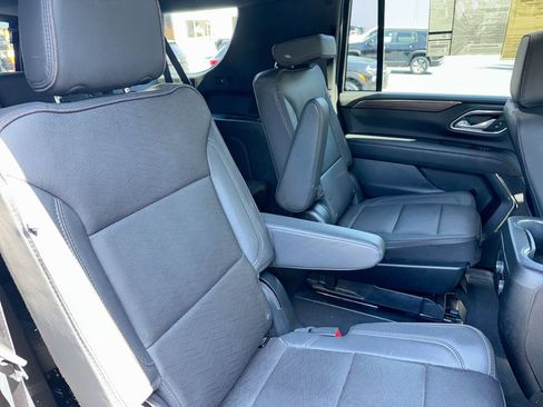 Used 2024 Chevrolet Suburban High Country AWD/4WD image 29