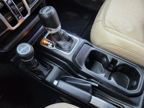 Used 2018 Jeep Wrangler Unlimited Sahara w/ LED Lighting Group image 22