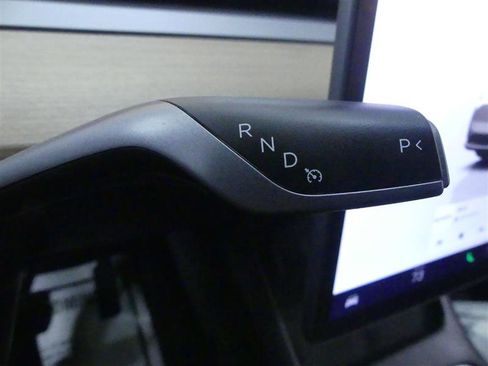 Used 2023 Tesla Model Y AWD image 19