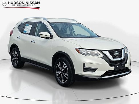Used 2020 Nissan Rogue SV w/ Premium Package AWD/4WD image 1
