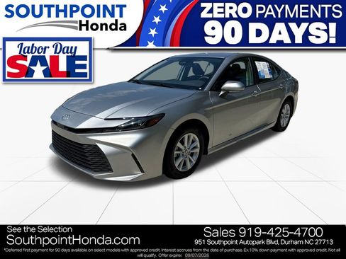 Used 2025 Toyota Camry LE FWD image 3