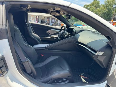 Used 2021 Chevrolet Corvette Stingray Preferred Cpe w/ Engine Appearance Package RWD image 20