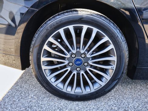 Used 2018 Ford Fusion SE w/ Equipment Group 602A image 28