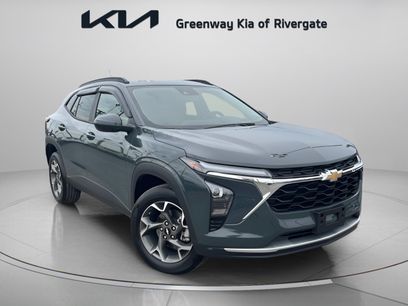 Used 2025 Chevrolet Trax LT w/ Driver Confidence Package