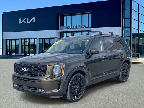 Certified 2022 Kia Telluride SX w/ SX Prestige Package image 3
