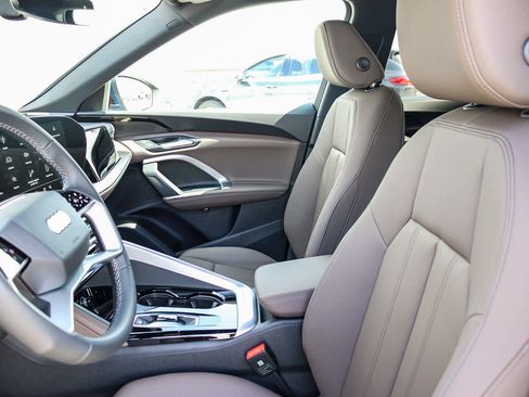 New 2025 Audi Q5 Premium image 24