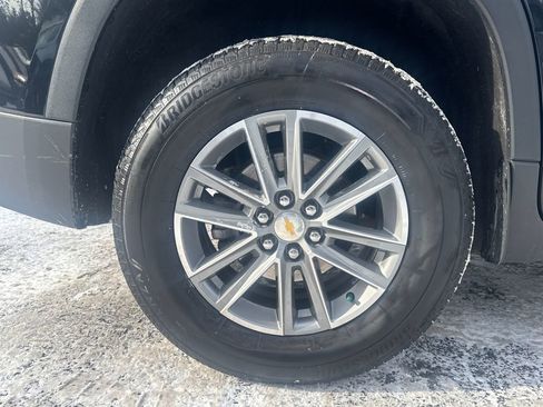 Used 2023 Chevrolet Traverse LT image 15