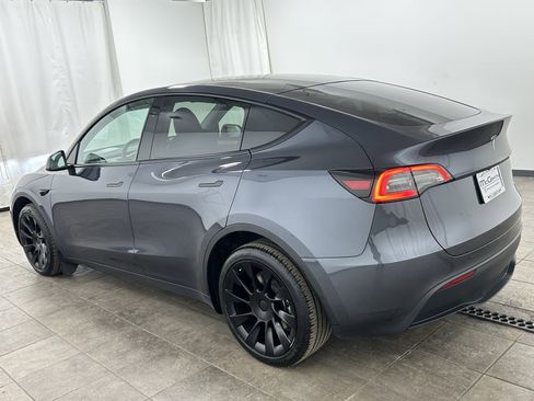 Used 2023 Tesla Model Y Long Range image 5