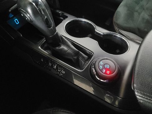 Used 2019 Ford Explorer XLT w/ Equipment Group 202A image 26