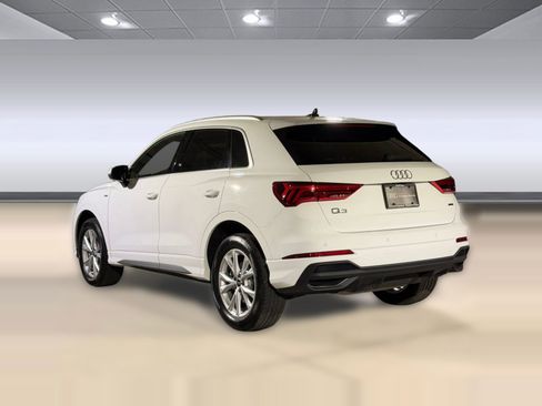 Certified 2025 Audi Q3 2.0T Premium w/ Convenience Package AWD/4WD image 3